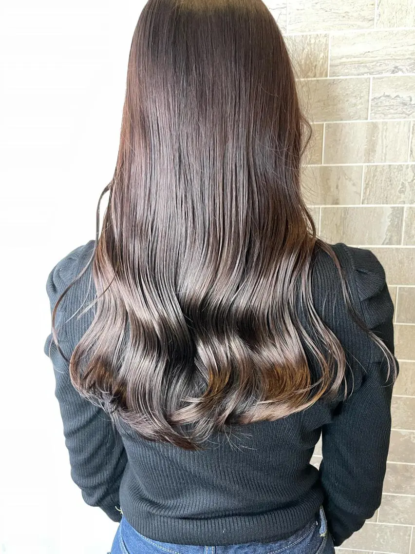 セミロング ブリーチ毛矯正.髪質 改善.髪にドラマをのヘアスタイル