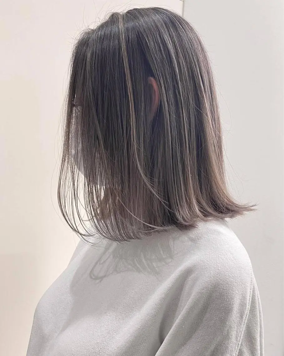 ミディアム 切りっぱなしボブ アッシュ ボブ ハイライト レイヤーカット カット ヘアカラー トリートメント ✨美髪透明感ソムリエ ✨💎KAZU💎のヘアスタイル