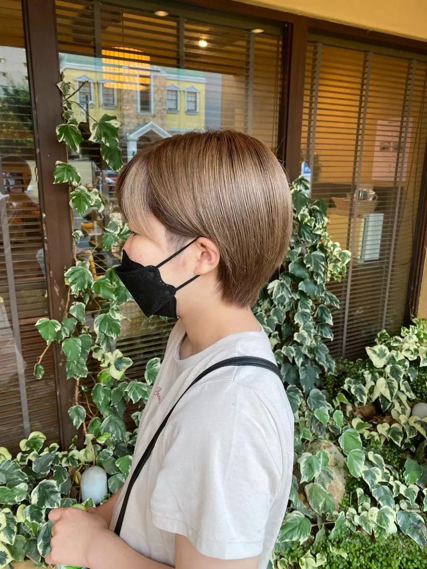 ショート カラー ベージュカラー ミルクティーベージュ 太田 康治のヘアスタイル
