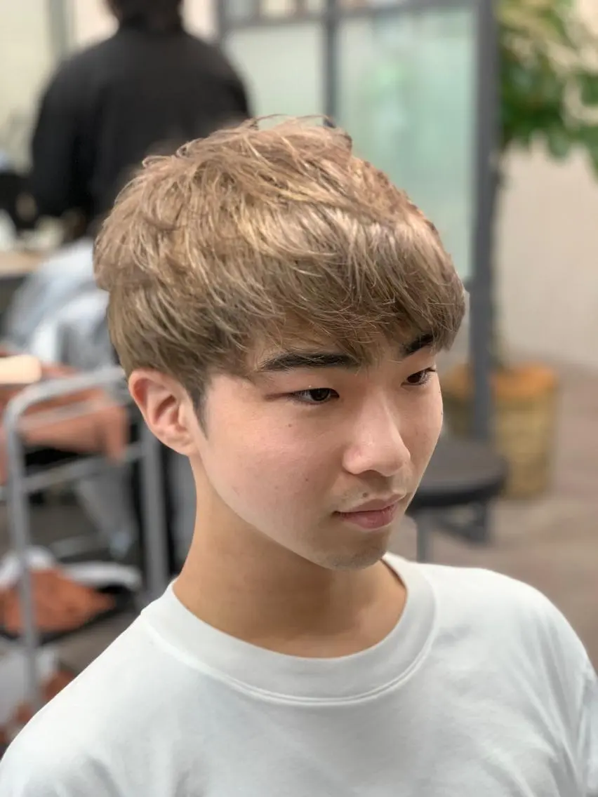 ショート カラー メンズ メンズブリーチ ブリーチ グレージュ カット ヘアカラー トリートメント メンズパーマ 髪質改善☆有馬のヘアスタイル