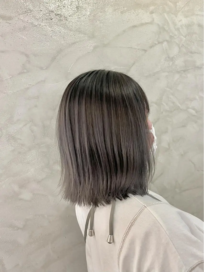 ミディアム カラー バレイヤージュ シルバー レイヤーカット 透明感カラー/ ブリーチ無し/RYOのヘアスタイル