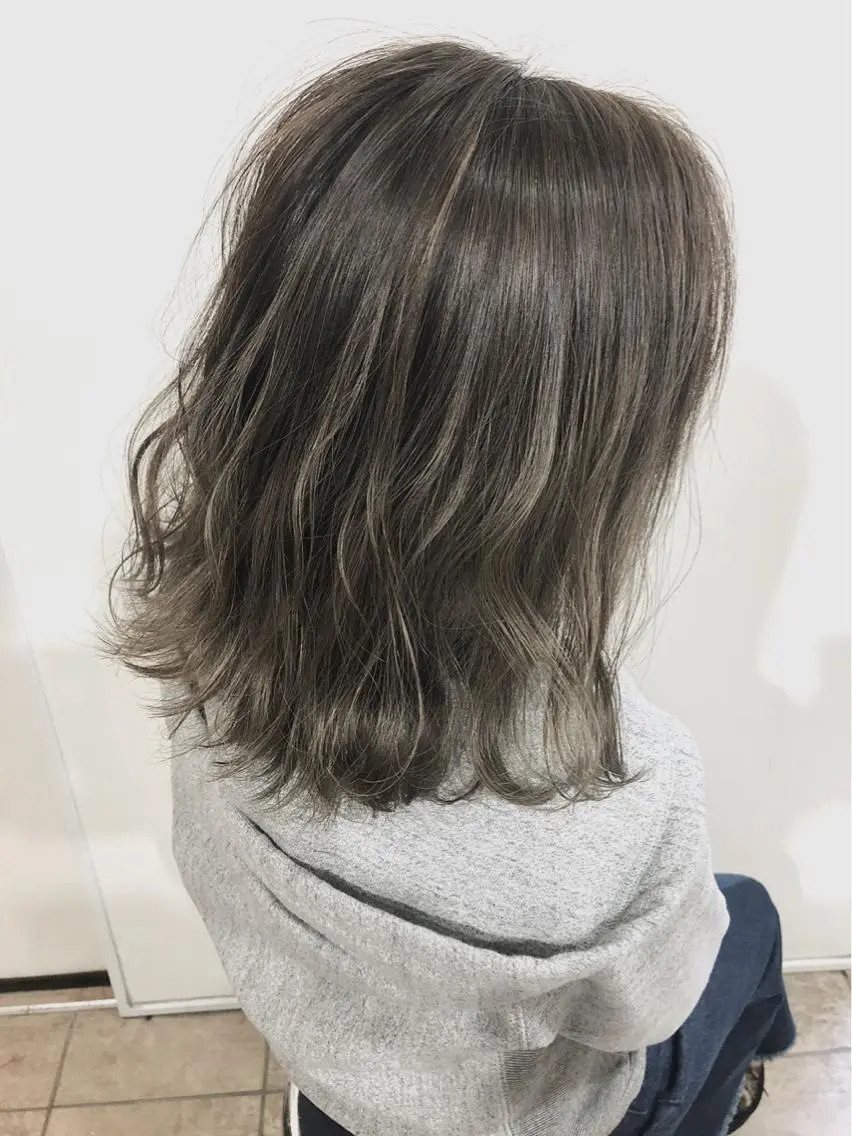 カラー 透明感カラー グラデーションカラー ハイライトカラー 夜23時まで予約🉑 reverieあきらのヘアスタイル