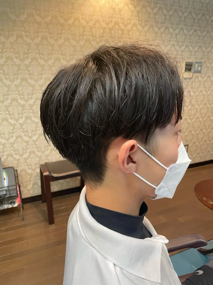メンズ センターパート マッシュ 刈り上げ 長尾 瑞希のヘアスタイル