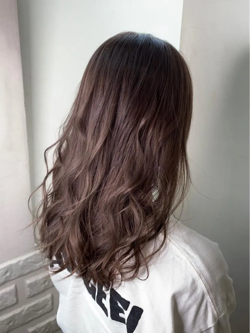 セミロング カラー グラデーションカラー 農添 杏のヘアスタイル