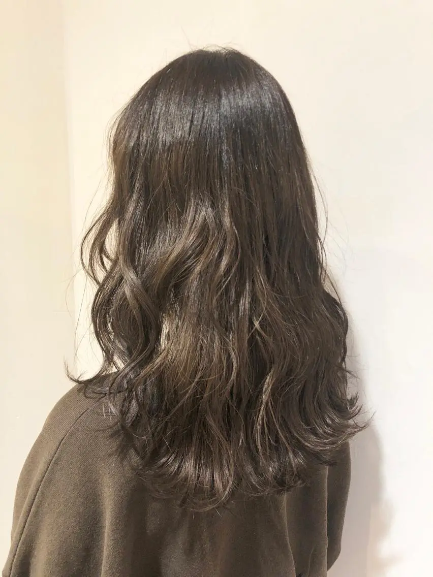 セミロング カラー アッシュ ベージュカラー ブリーチ aimée/ まつ毛&眉毛サロンのマツエク・マツパデザイン