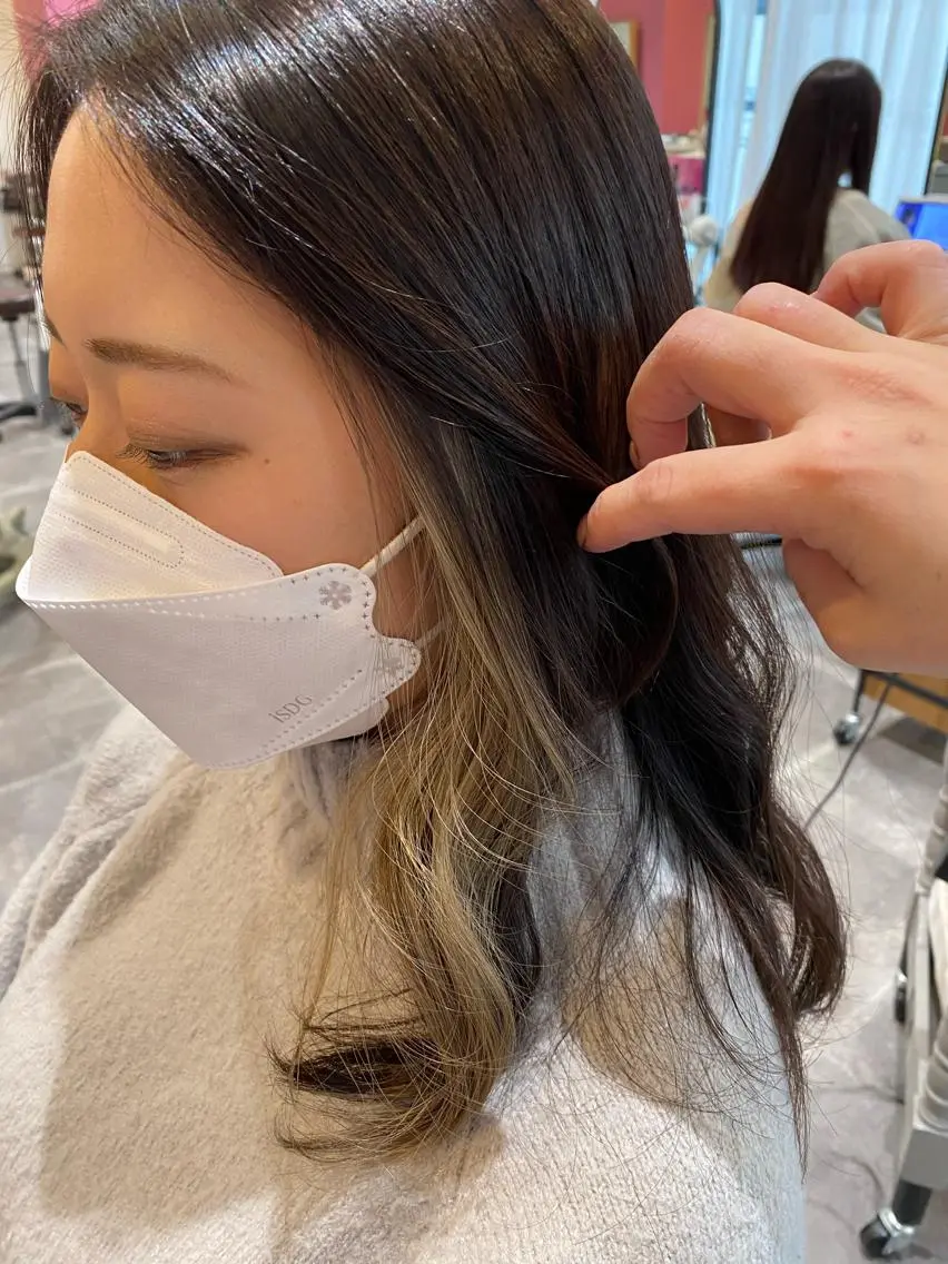 セミロング カラー ベージュカラー ブリーチ インナーカラー ホワイトベージュ LaBless梅田 🎀坂本リオのヘアスタイル