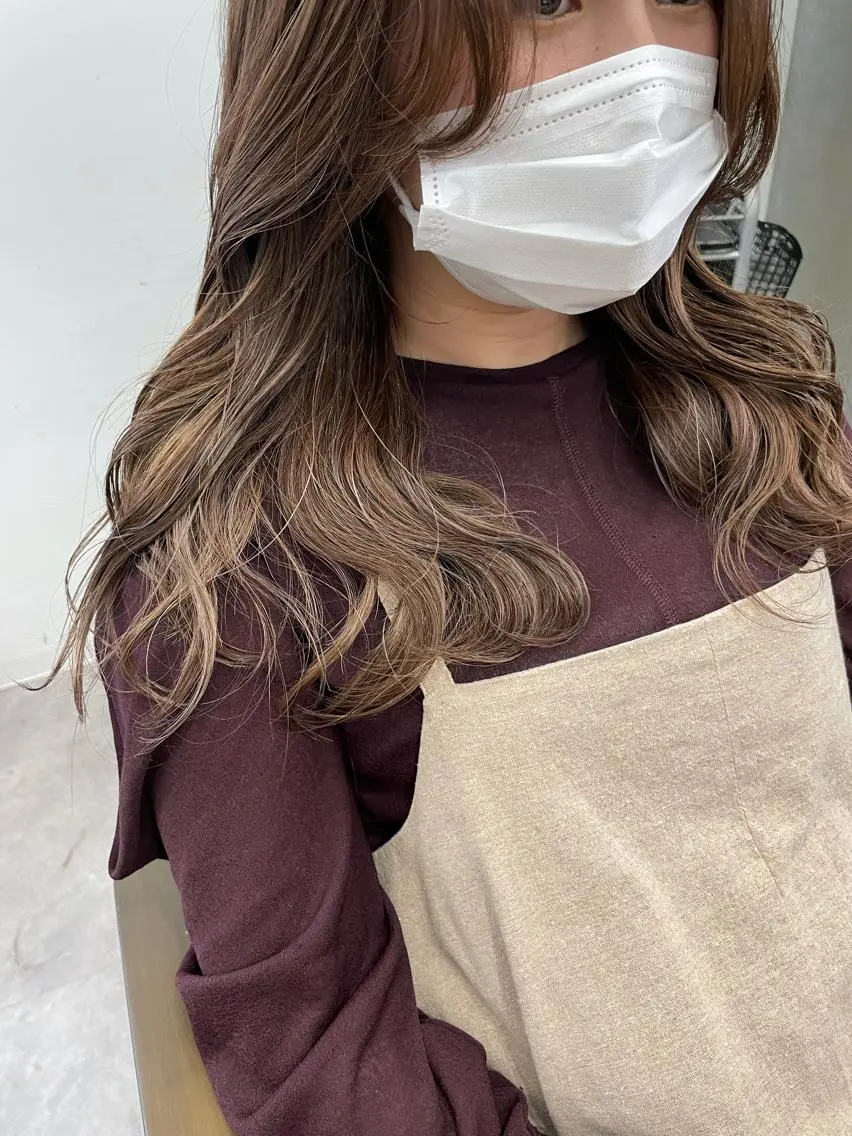 ロング ハイライト ツノダ ルカのヘアスタイル