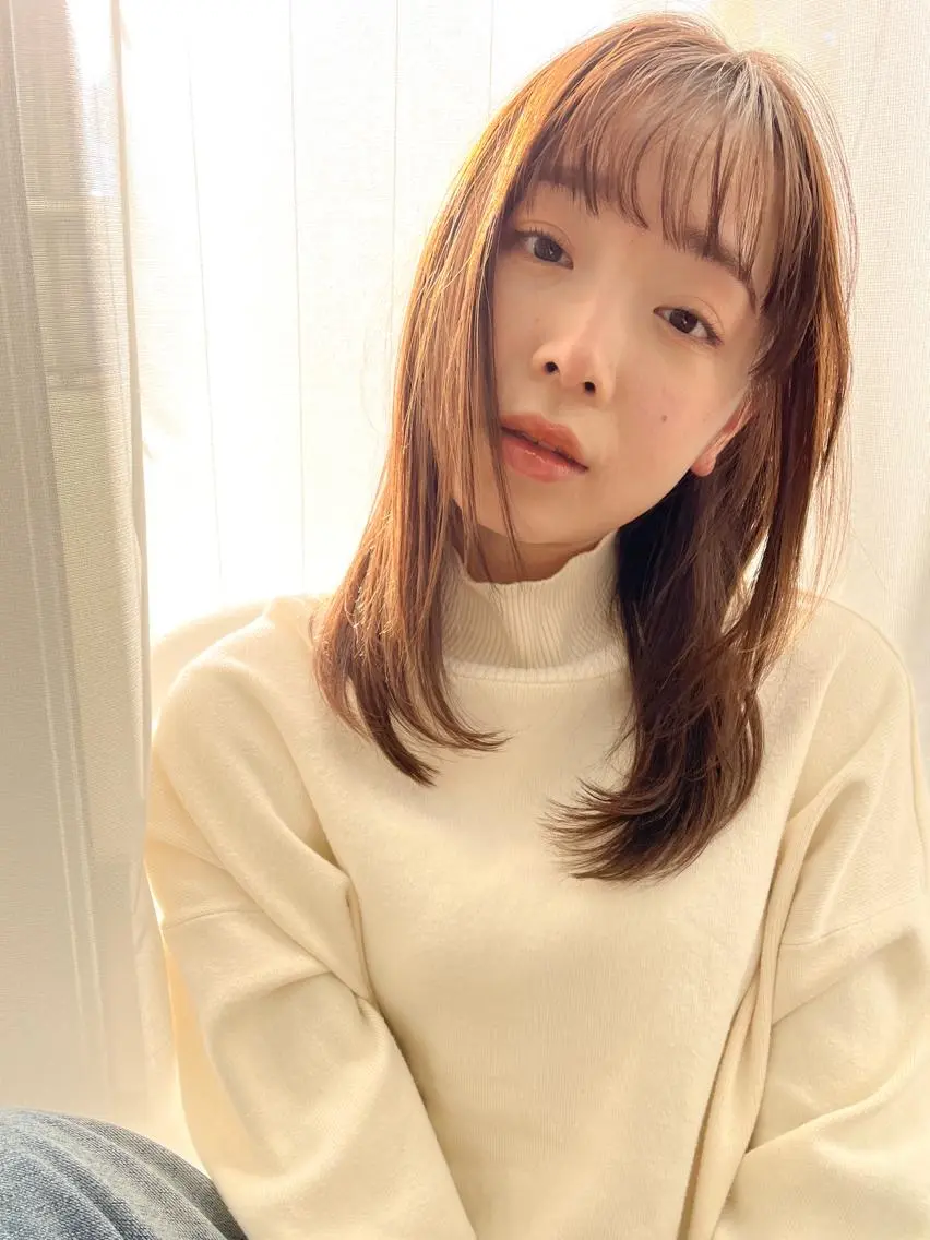 ミディアム カラー 顔まわりレイヤー 顔周りカット レイヤーカット 透明感カラー│ レイヤーヘア中居美樹のヘアスタイル