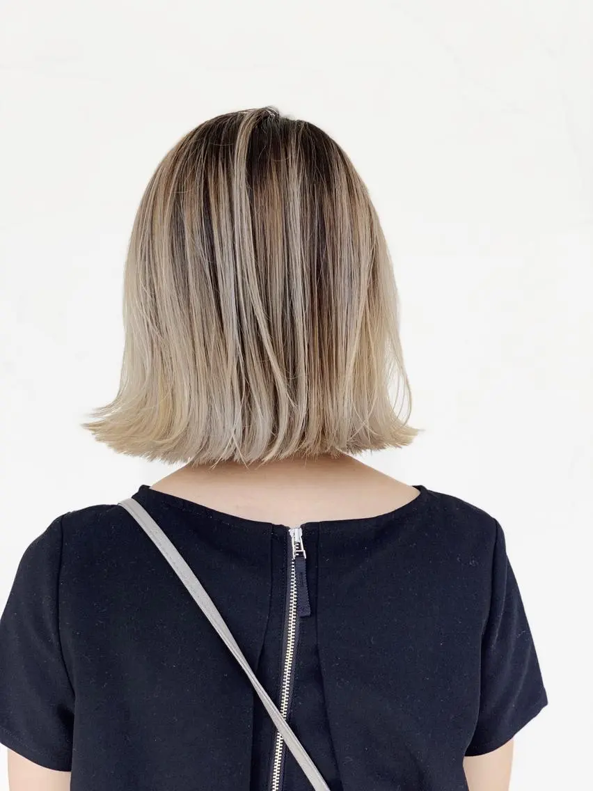 ミディアム レイヤーカット カット ヘアカラー くわやま まさきのヘアスタイル