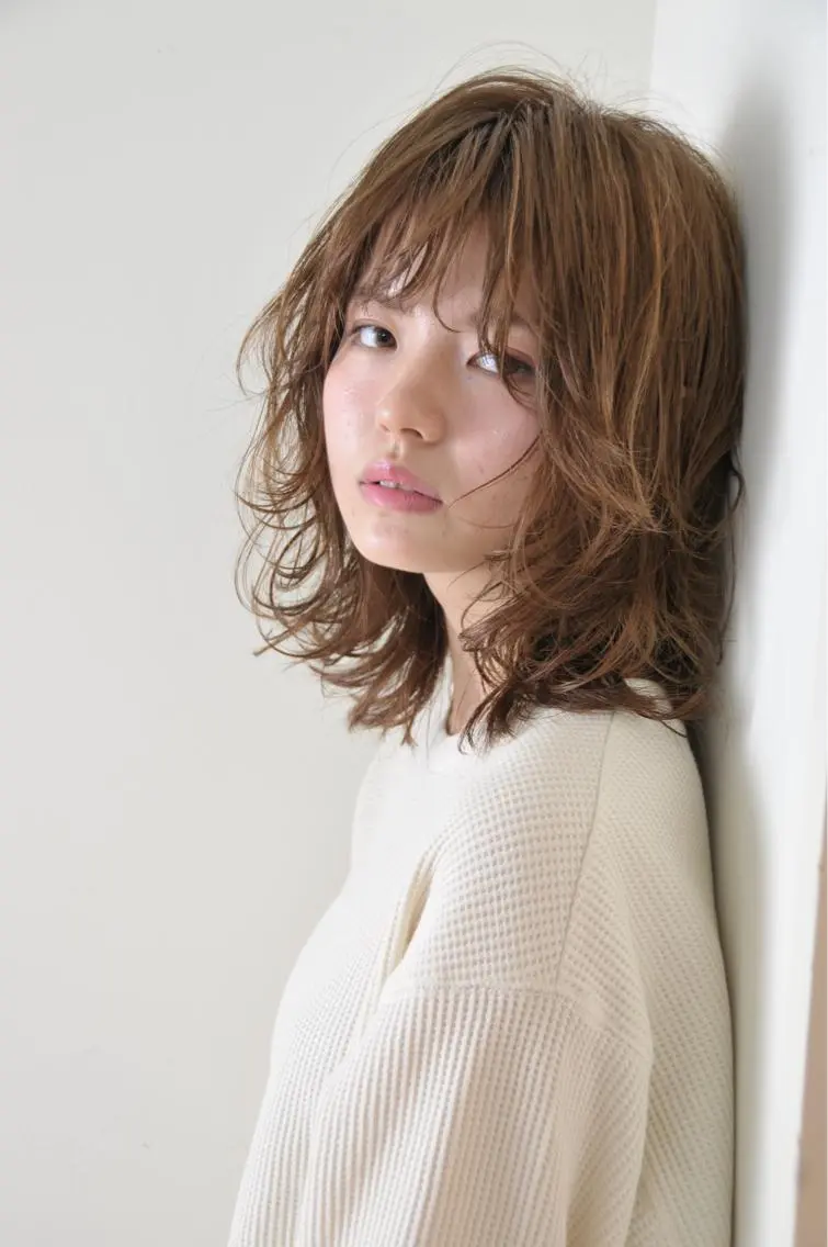 ミディアム カラー 似合わせカット カット ヘアカラー トリートメント Neolive caffのヘアスタイル
