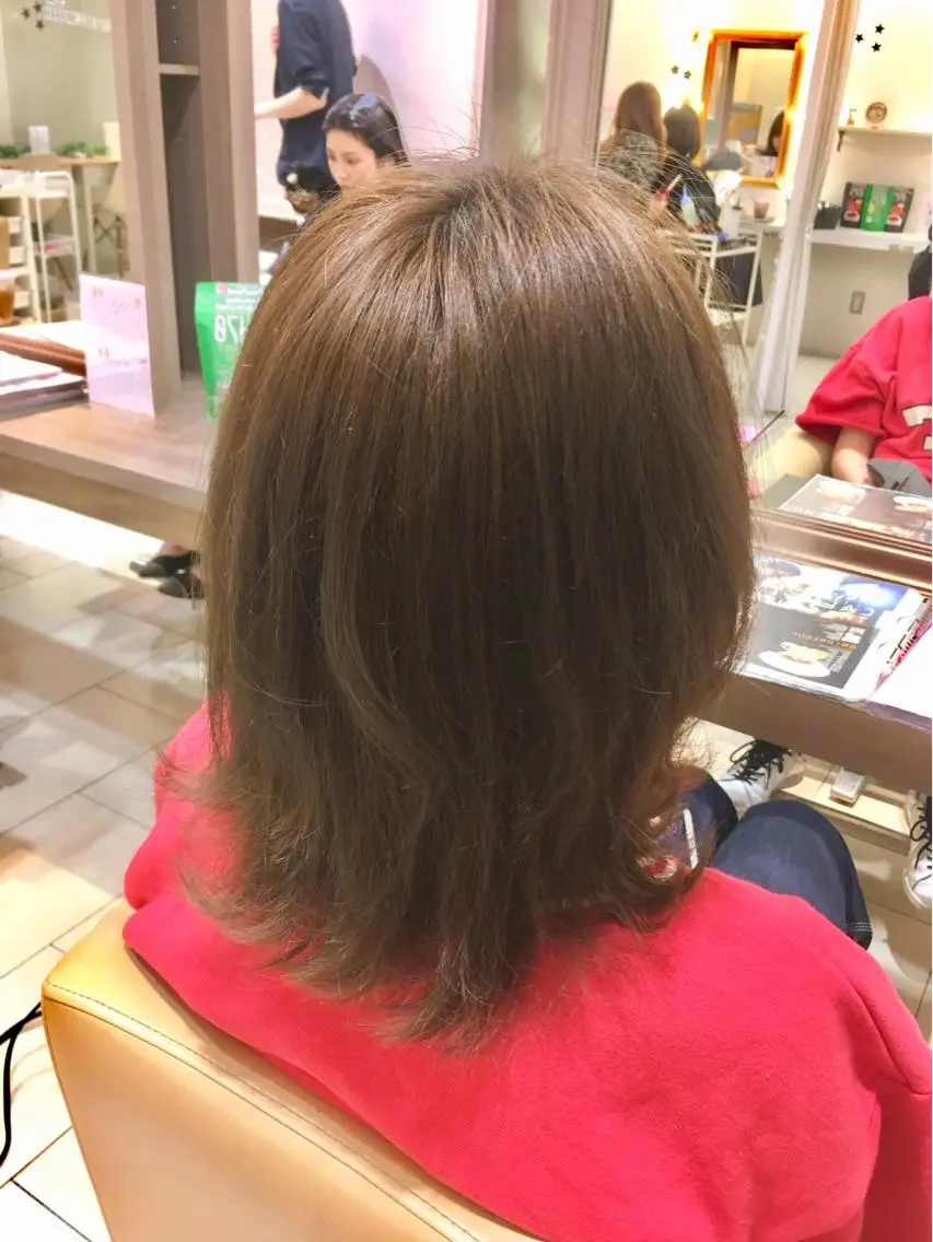 ミディアム カラー ベージュカラー ミルクティーベージュ 農添 杏のヘアスタイル