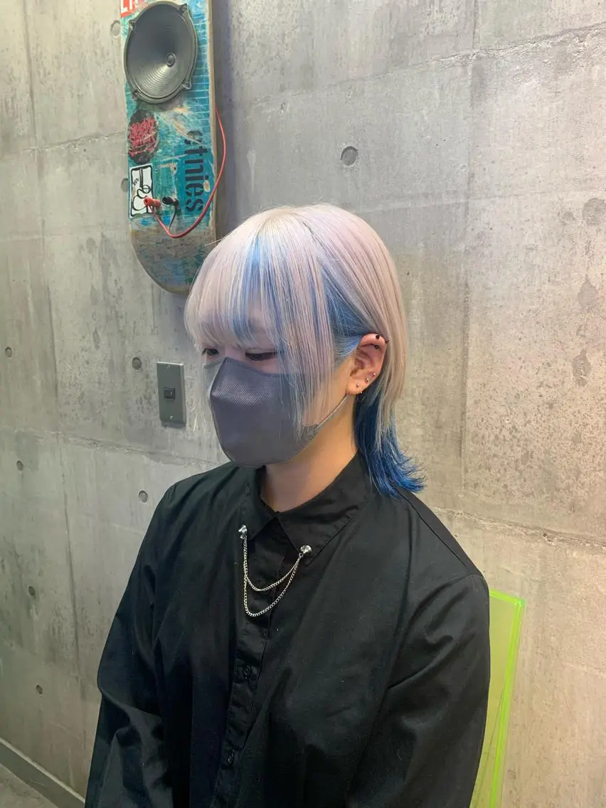 ショート カラー アクアカラー ブルーカラー ヘアカラー トリートメント ハイトーン/メンズ/ ウルフ特化 小松のヘアスタイル