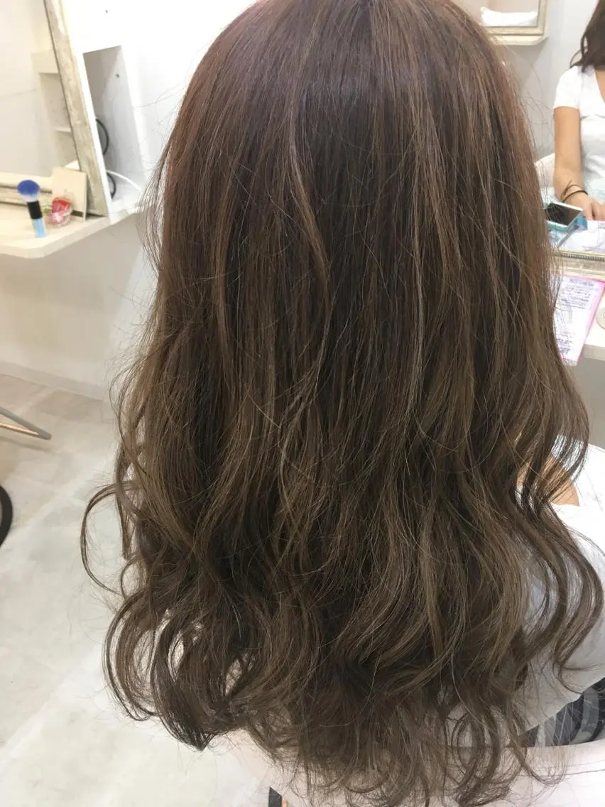 セミロング ロング カラー 髪質改善 中川 翔のヘアスタイル