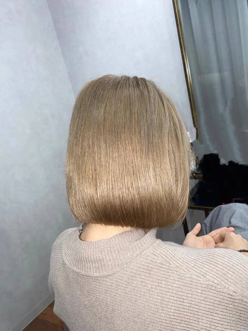 ミディアム カット ヘアカラー トリートメント ＳＨＩ ＺＵのヘアスタイル