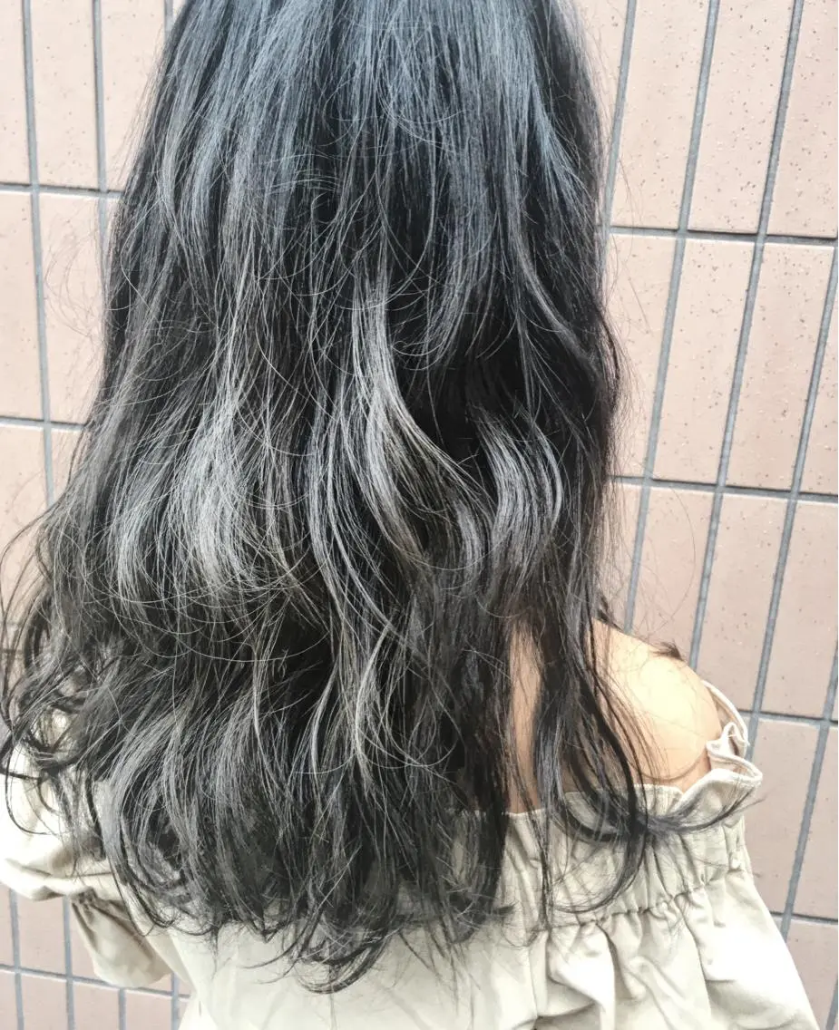 セミロング カラー パーマ ダークグレー ダークグレージュ グレージュ ハイライトカラー イルミナカラー 髪質改善、エクステ 山口卓哉のヘアスタイル