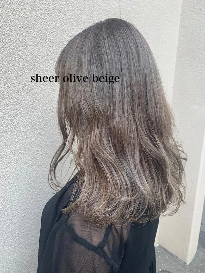 セミロング カラー 透明感カラー👑 井上美乃里のヘアスタイル