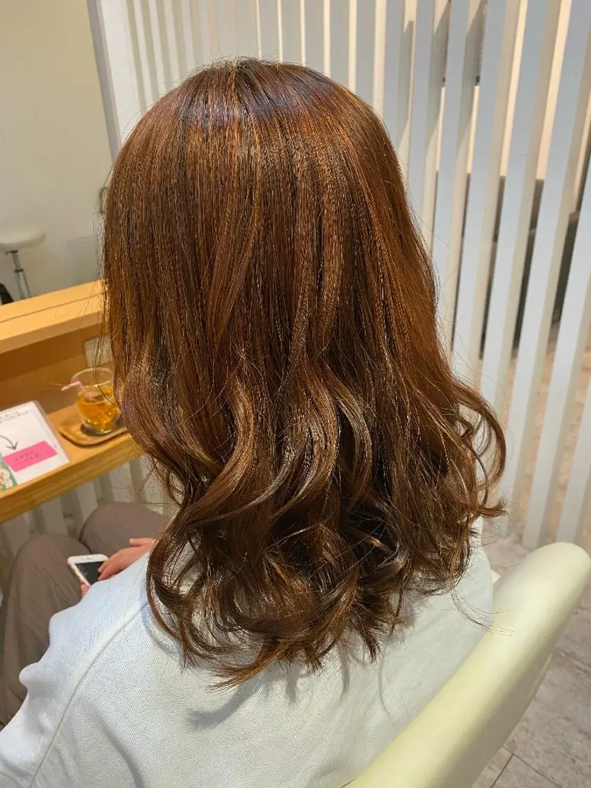 ミディアム カラー ハイライトカラー オレンジ ハイライト 北九州美容室 🕊️わかな✂︎のヘアスタイル