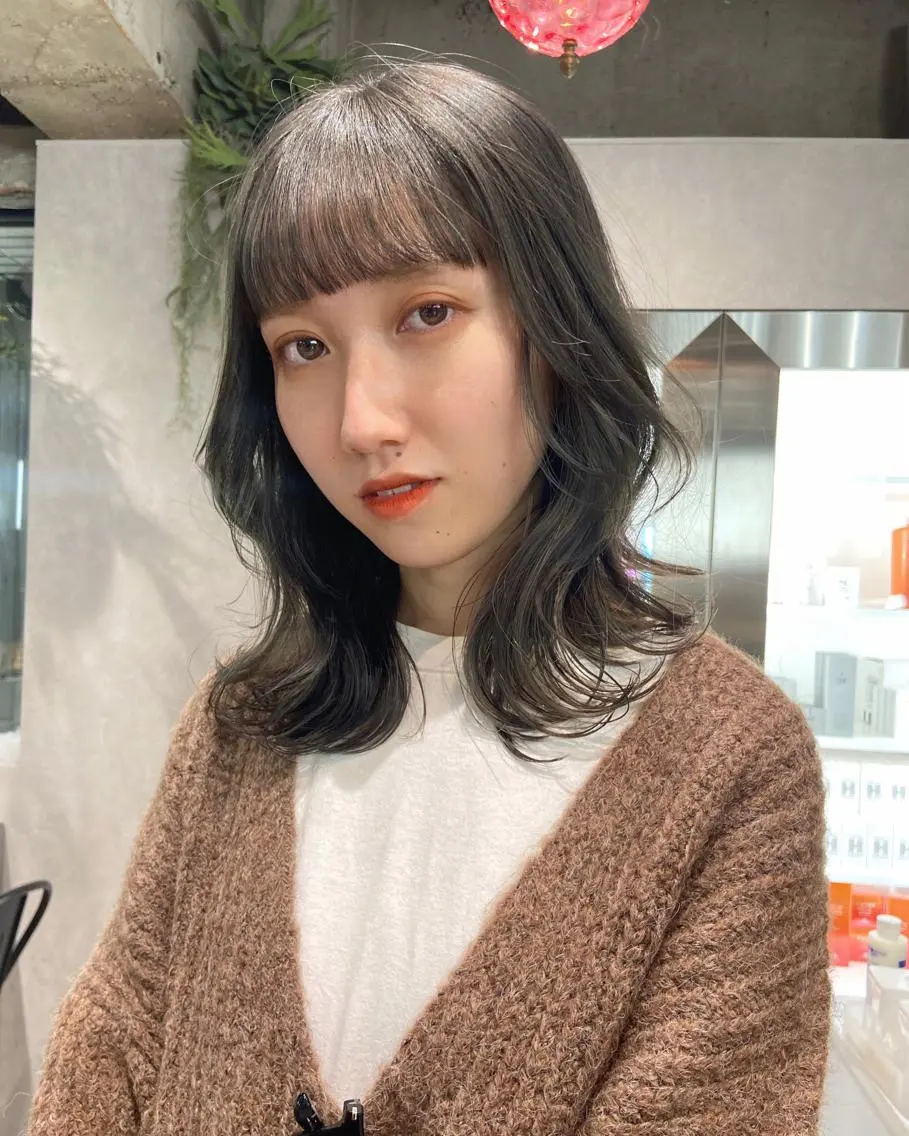 ミディアム カラー グレージュ オリーブグレージュ オリーブグレー ヘアセット🎀パーマ Tsubasaのヘアスタイル