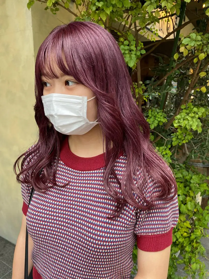 セミロング カラー パーマ ヘアアレンジ メンズ キッズ ネイル mana 暖色カラーカットのヘアスタイル