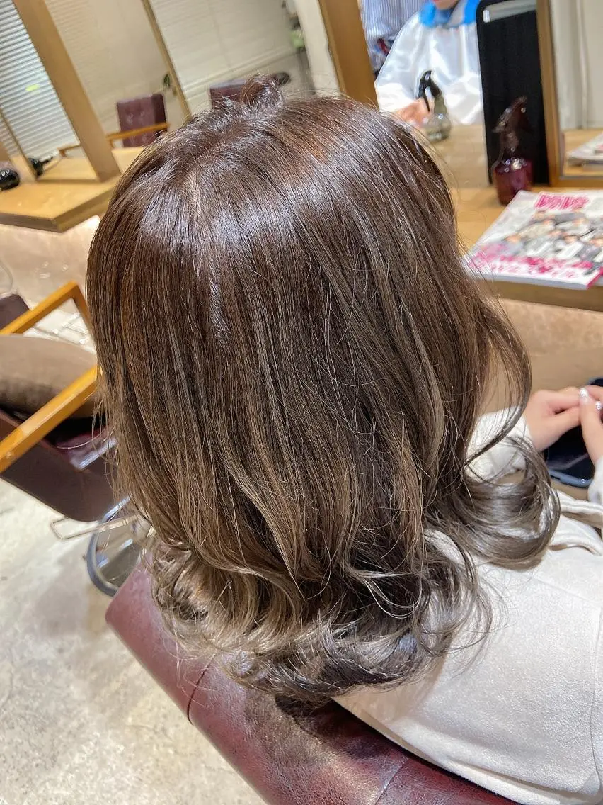 セミロング カラー ヘアアレンジ 結婚式・ブライダル セミロングパーマ ベージュカラー 黒髪 ブルーカラー ヘアカラー トリートメント ヘアセット レイヤー×ヘッドスパ *保田遥*のヘアスタイル