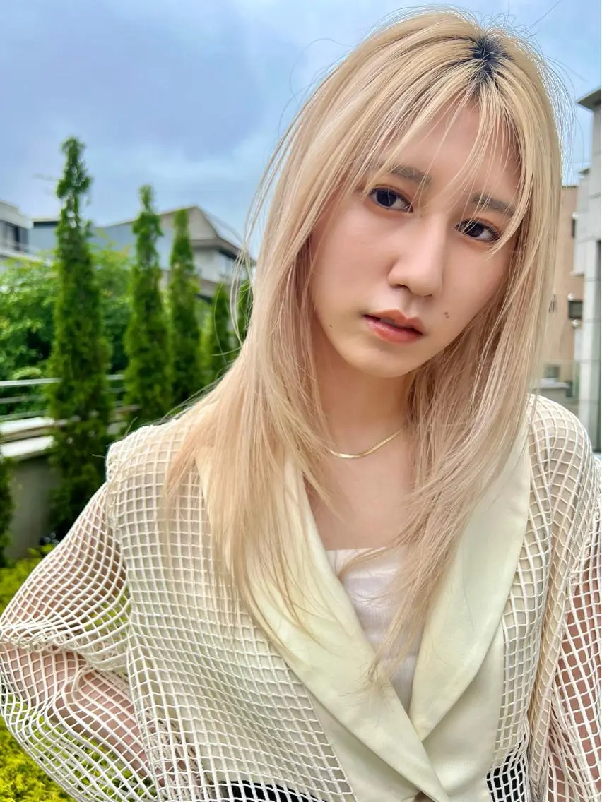 ロング カラー ブリーチ ハイトーンカラー ヘアカラー 一箭 恵梧/ロングヘアのヘアスタイル