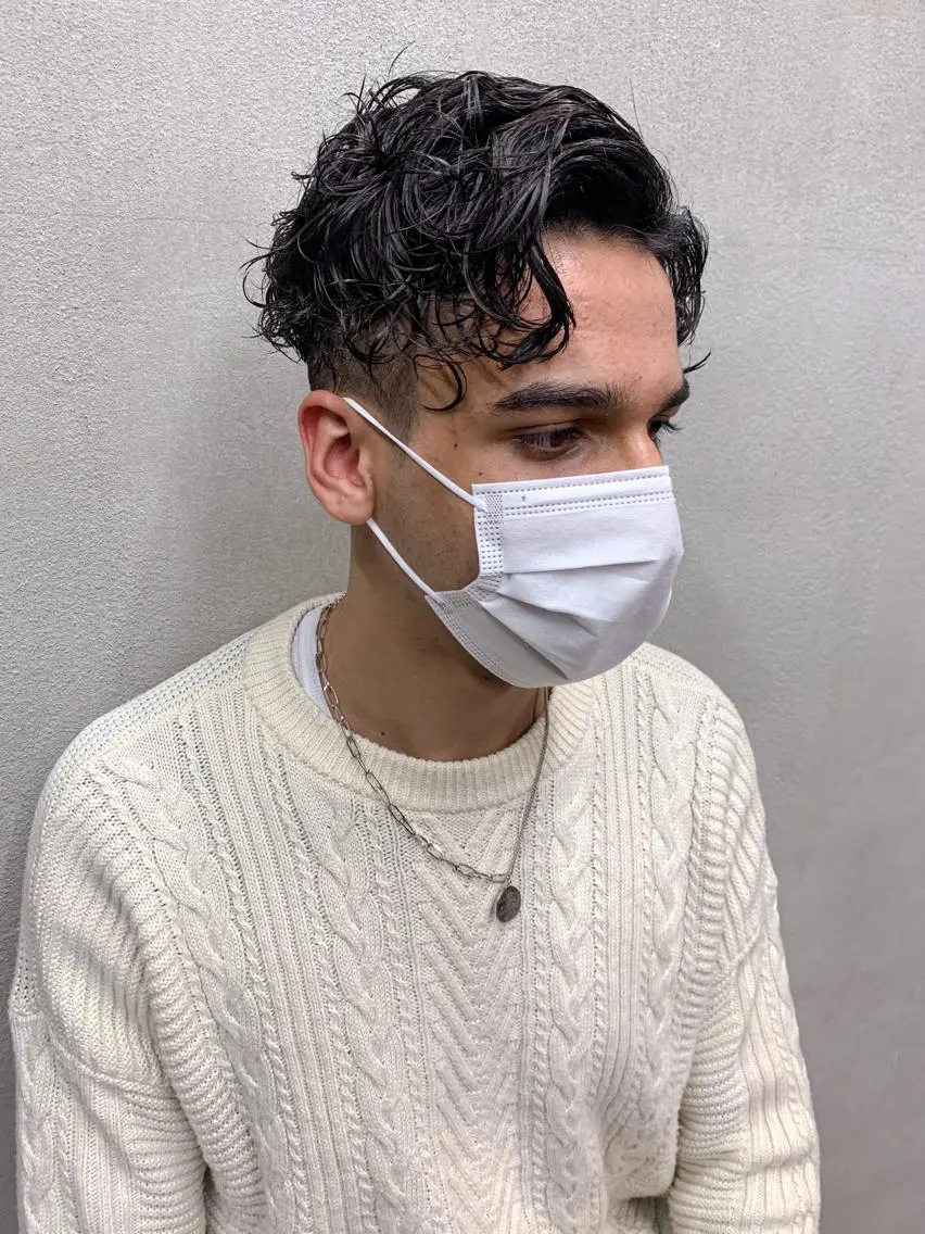 ショート パーマ メンズ カット パーマ 尾﨑 純也のヘアスタイル