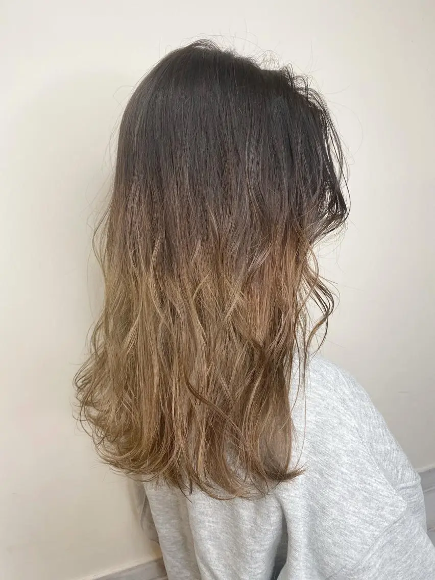 ロング カラー ヘアアレンジ ベージュカラー グラデーションカラー ミルクティーベージュ アイラッシュ/美容室 個室/瀬戸 一菜のヘアスタイル