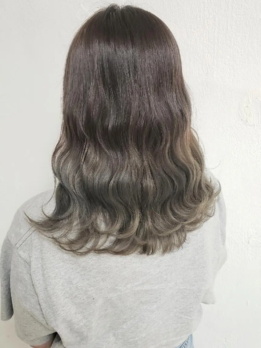 セミロング カラー ヘアアレンジ ブラウンカラー グラデーションカラー 成瀬 弘光のヘアスタイル