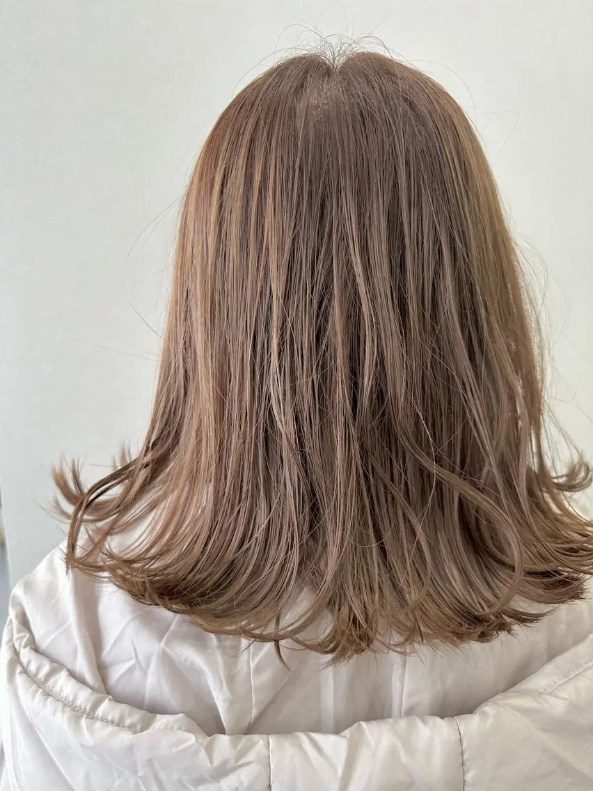 ミディアム カラー カット ヘアカラー トリートメント アライ ナタカのヘアスタイル