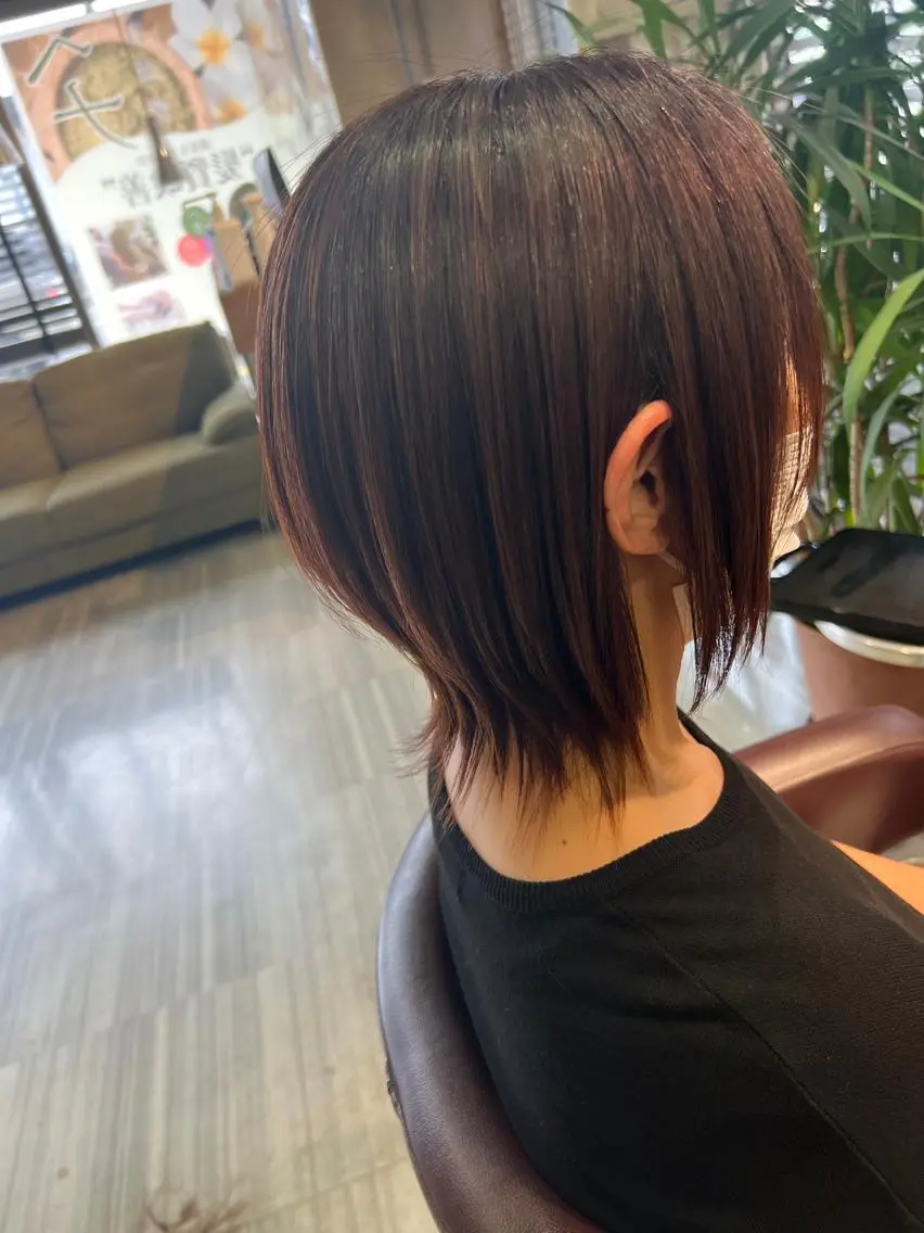 ミディアム くせ毛 トリートメント ウルフカット 【南草津】髪質改善 ヘナカラー&縮毛矯正のヘアスタイル
