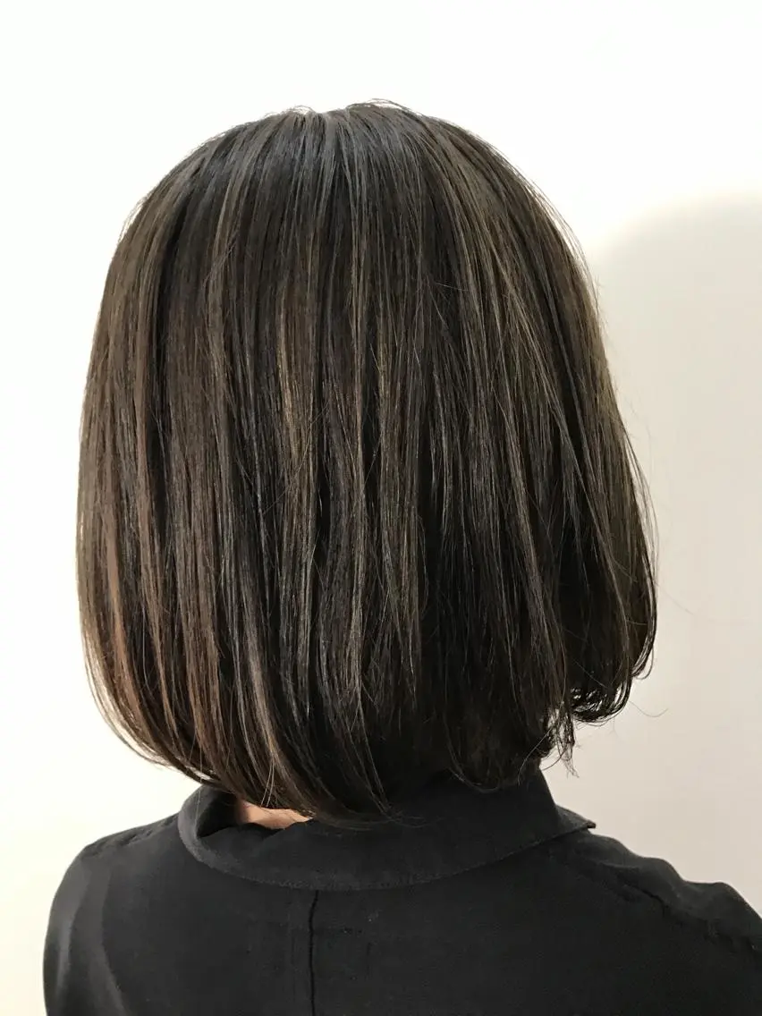 ショート カラー レイヤーカット 西村あきやのヘアスタイル