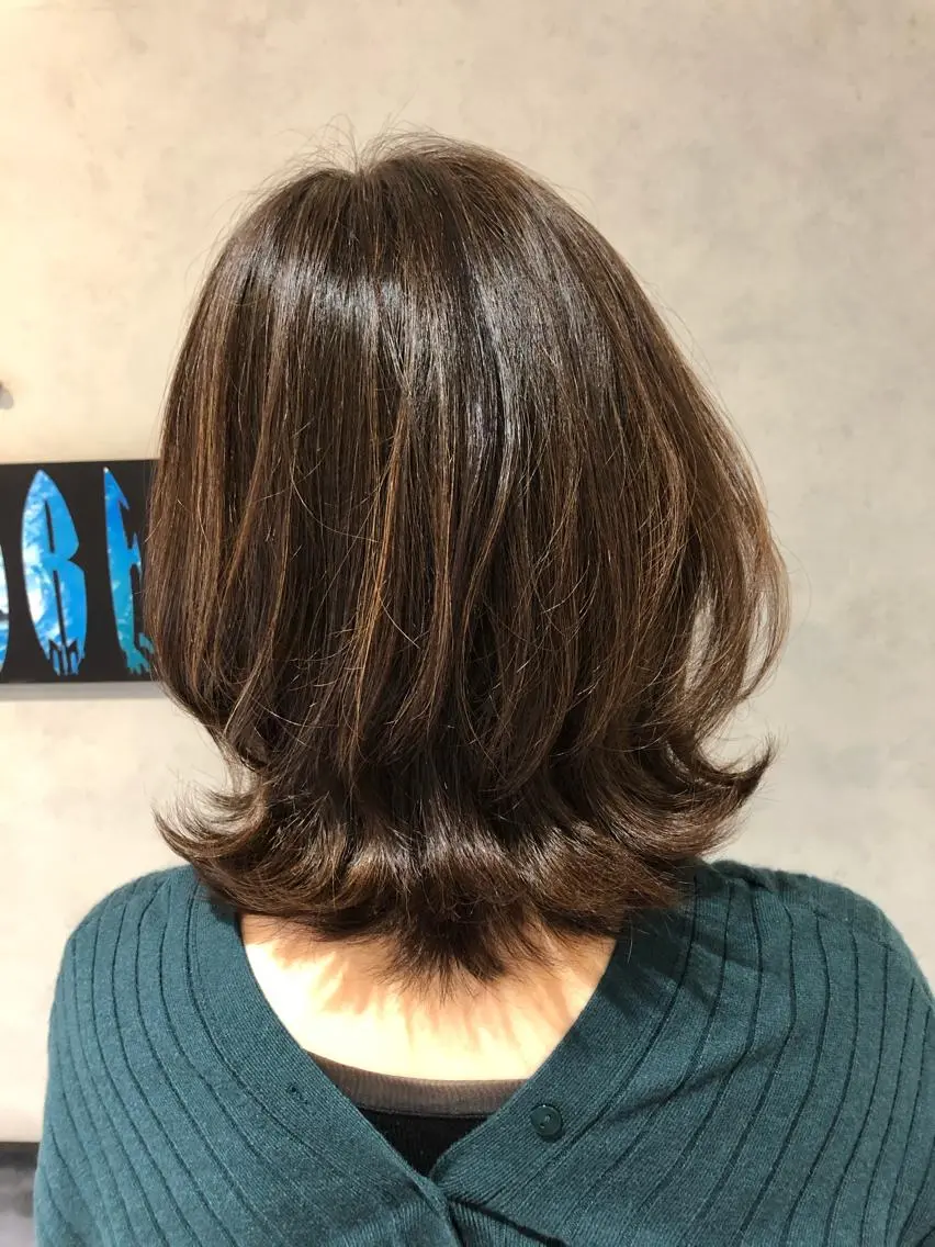 ミディアム カラー ボブレイヤー ハイライトカラー ボブ ハイライト レイヤーカット 中村 幸子のヘアスタイル