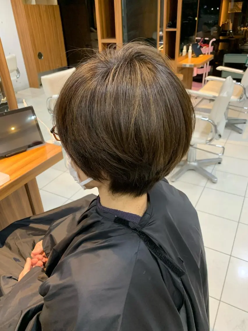 ショート カラー カット ヘアカラー トリートメント 白髪ぼかしハイライト 柳川拓哉のヘアスタイル