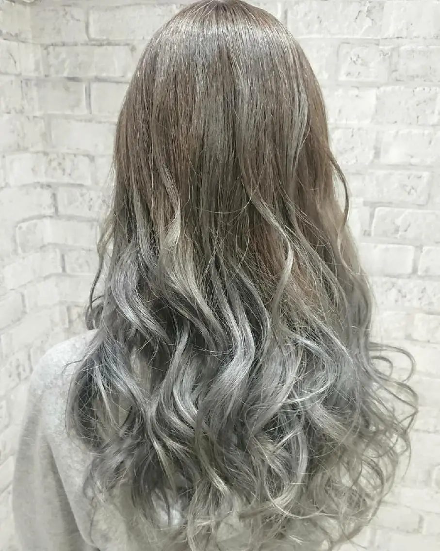 セミロング アッシュ ヘアカラー トリートメント 秋山 幸太のヘアスタイル