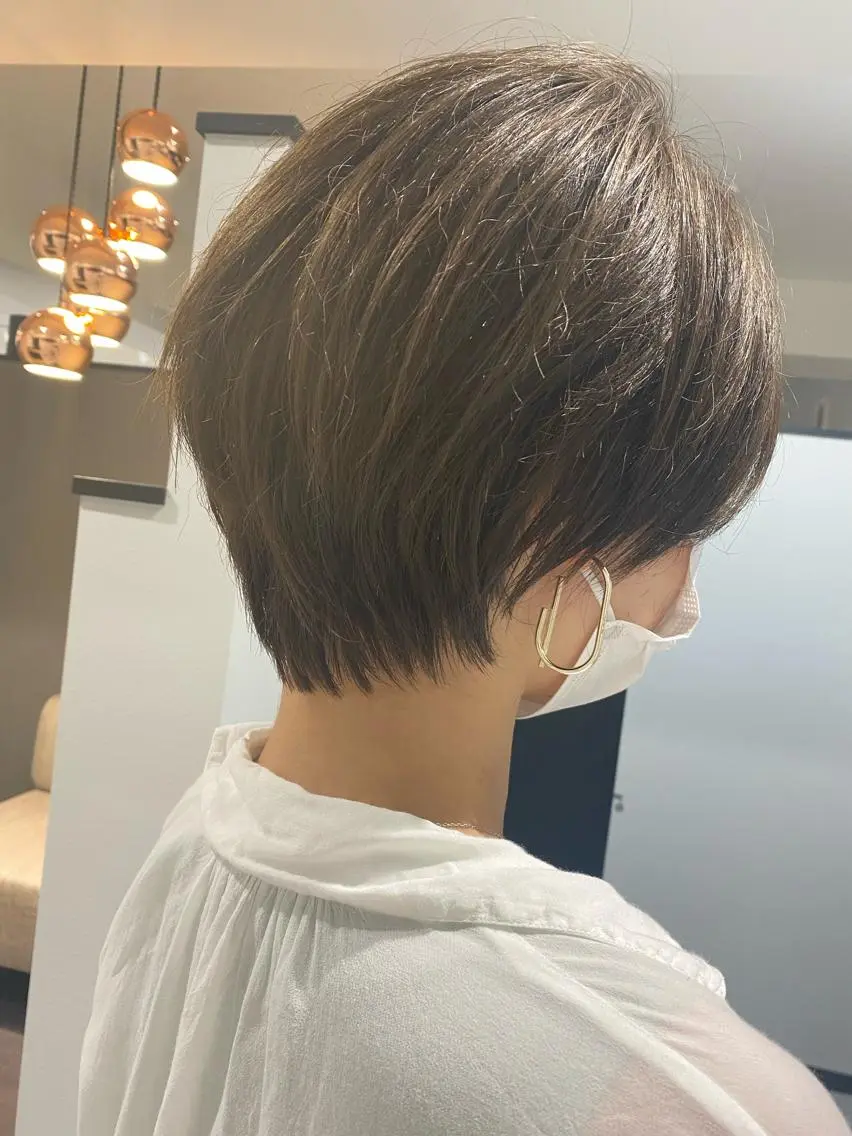 ショート アッシュ 似合わせカット ショートヘア 小顔カット 大上 真奈未のヘアスタイル