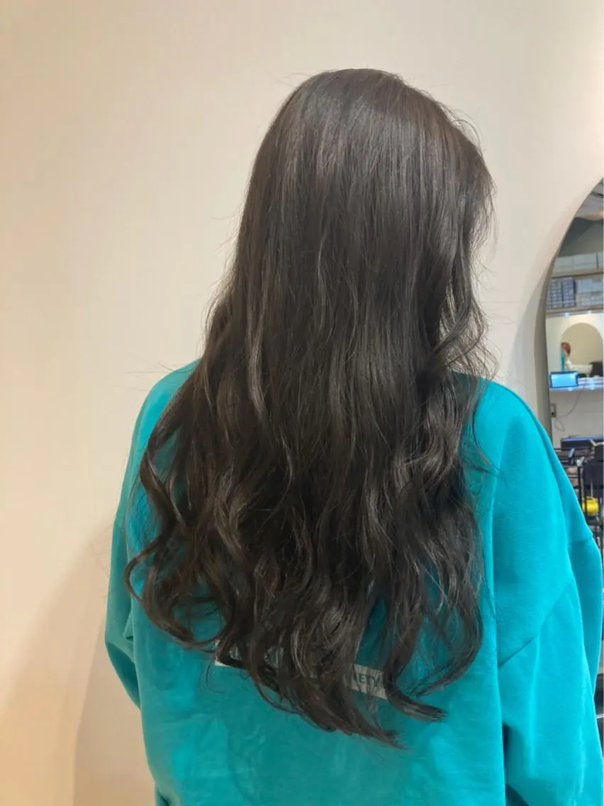 ロング カラー ブリーチ 透明感カラー グレージュ カーキグレージュ ブリーチなしカラー ヘアカラー 中目黒🌼 🌼ハナのヘアスタイル