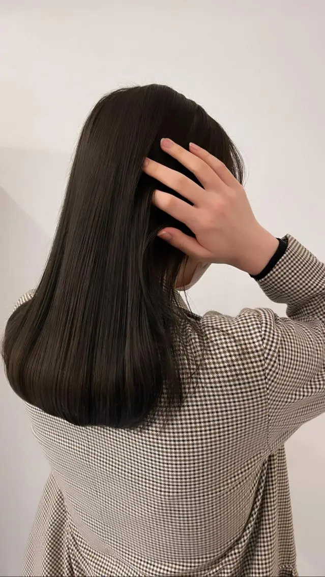 セミロング カラー ayaka ［sou］のヘアスタイル