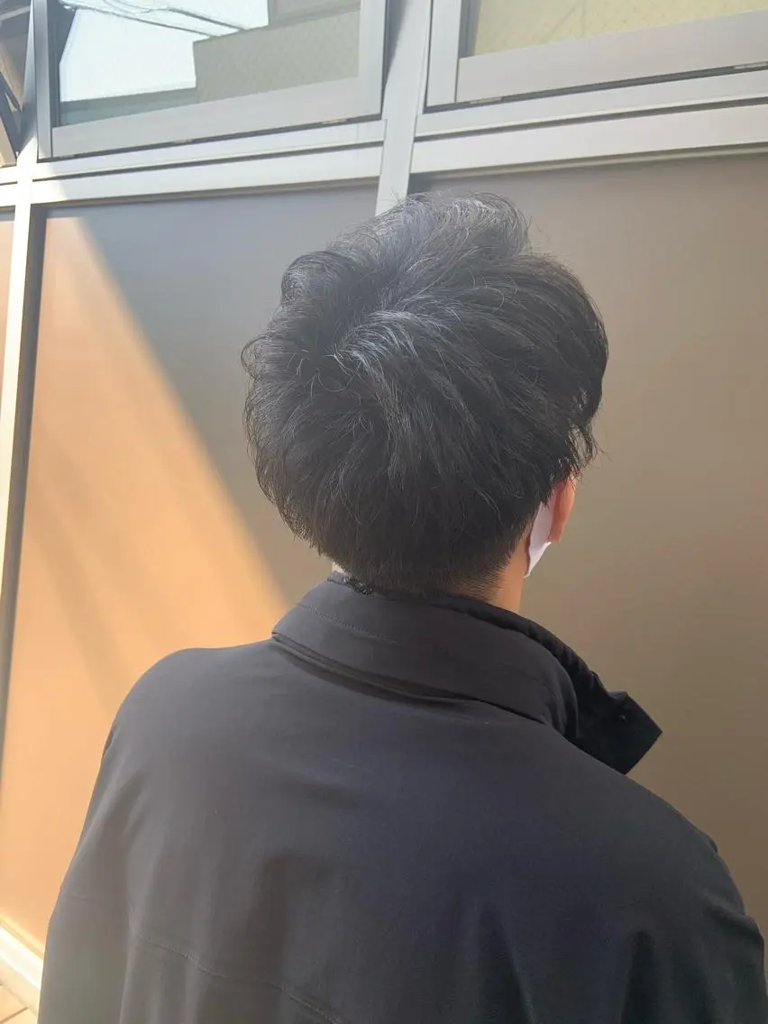 ショート カラー パーマ メンズ ハイトーンカラー🤍 山下 優華のヘアスタイル
