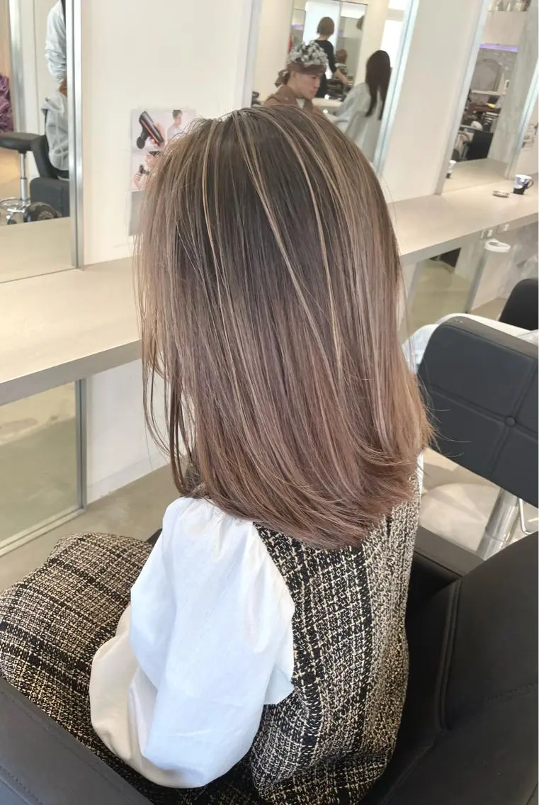 ミディアム カラー ヘアアレンジ バレイヤージュ レイヤーカット カット ヘアカラー トリートメント 🎗秋山勇/ GEAR.代表のヘアスタイル