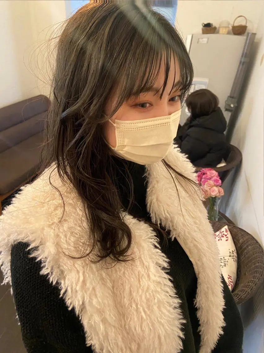 ロング カラー パーマ ヘアアレンジ メンズ キッズ ネイル マツエク・マツパ アイブロウ マッシュ 刈り上げ メンズウルフカット アッシュ ブラウンカラー 久木原 ゆりのヘアスタイル