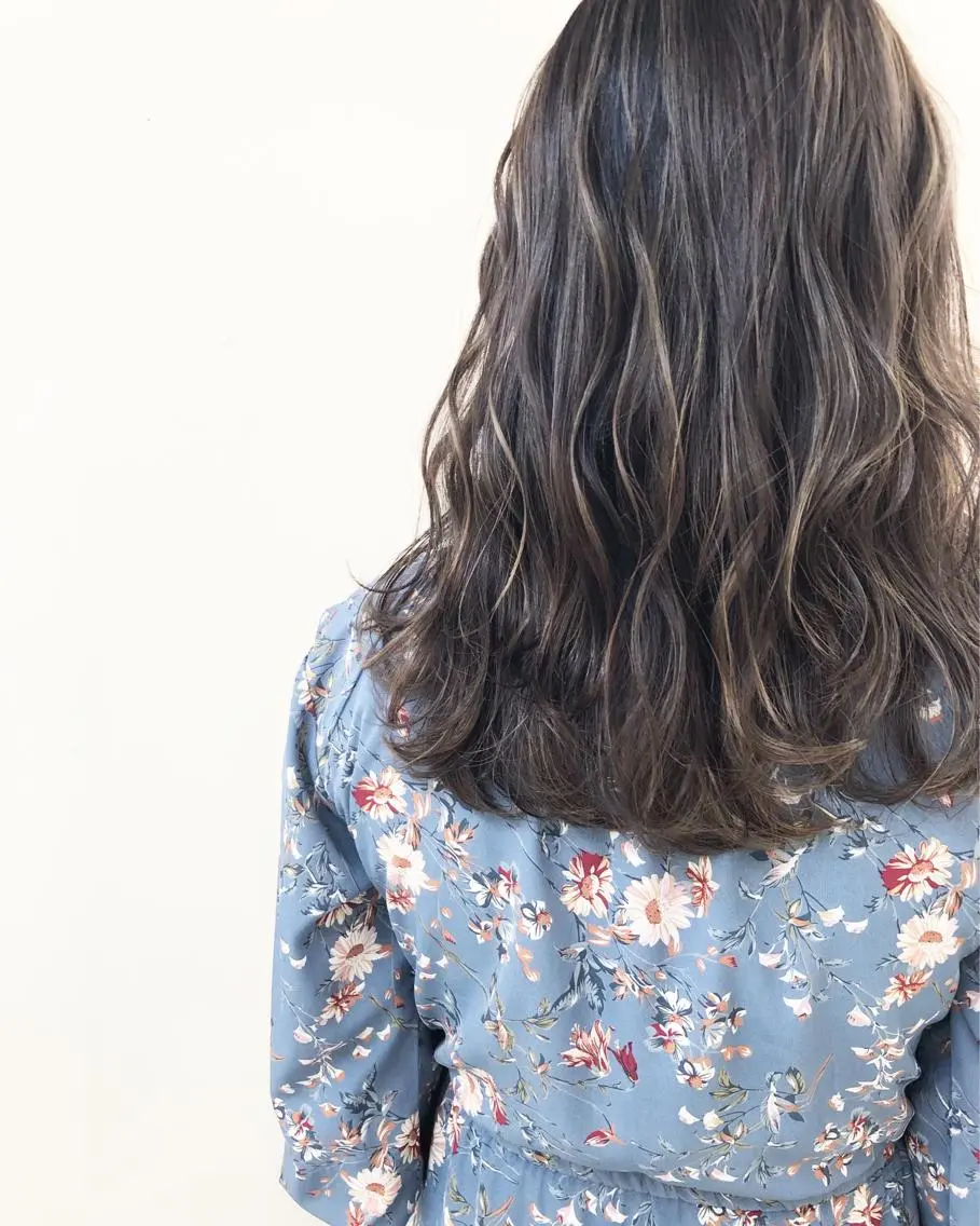 ミディアム カラー ブリーチ タナカ タクヤのヘアスタイル