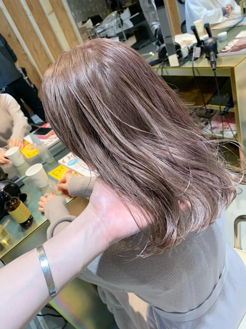 ミディアム カラー ベージュカラー ブリーチ tension 【テンション】のヘアスタイル