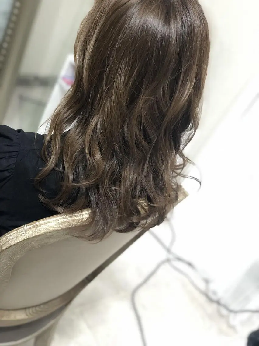ミディアム カラー ヘアアレンジ See by merの眉毛・アイブロウイメージ