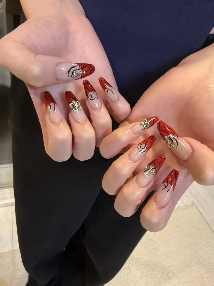 ネイル PEEKABOO NAIL 梅田のネイルデザイン