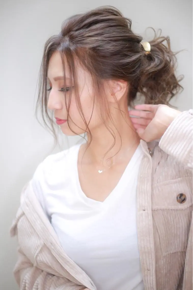 セミロング カラー ヘアアレンジ 伊藤 裕貴のヘアスタイル