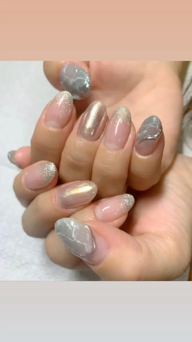 ネイル グラデーション ラメ(グリッター) ラメグラデーション ミラーネイル ニュアンスネイル はるひな ねいるのネイルデザイン