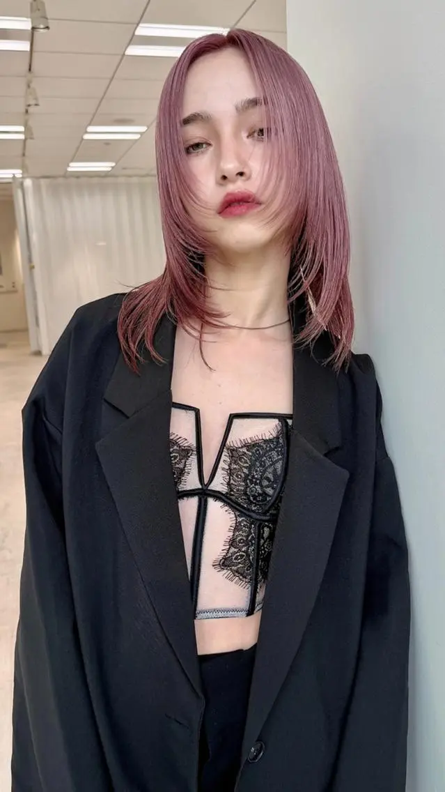 ミディアム カラー カット ヘアカラー ケアブリーチ特化 VARDY表参道のヘアスタイル