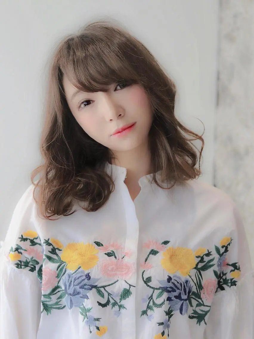 セミロング カラー パーマ バレイヤージュ 黒髪 グラデーションカラー グレージュ ハイライトカラー カット ヘアカラー トリートメント 髪質改善🌈縮毛矯正 荻原　達矢のヘアスタイル