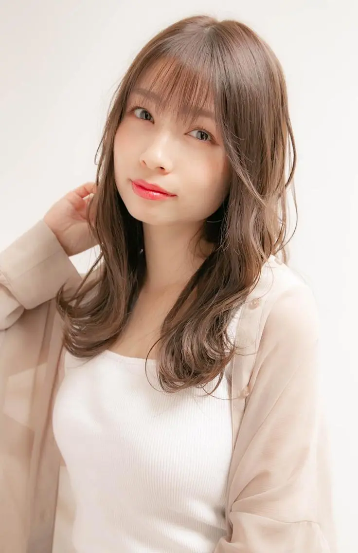 セミロング レイヤーカット 山本翔一郎 韓国顔周りレイヤーのヘアスタイル