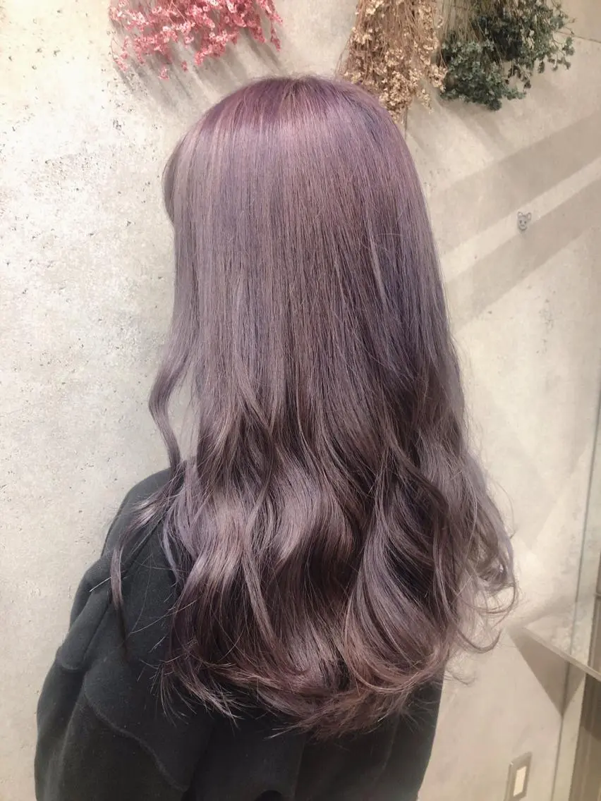 ロング カラー ベージュカラー ラベンダーカラー ラベンダーベージュ wakana 【ブリーチカラー】のヘアスタイル